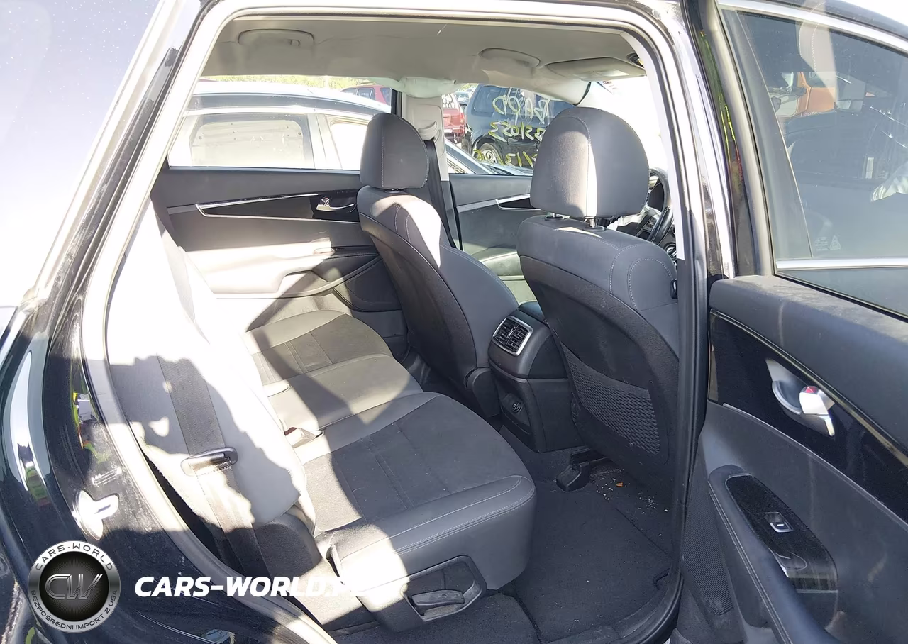 2019 Kia Sorento 2.4L L VIN:5XYPG4A35KG578506 - 8