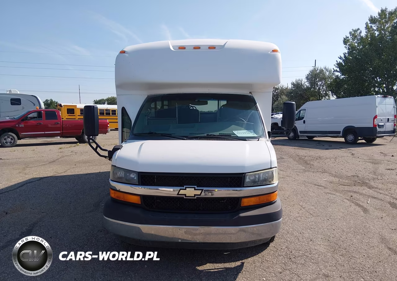 2015 Chevrolet Express Cutaway 3500 Diesel VIN:1GB3G2BL6F1159656 - 12