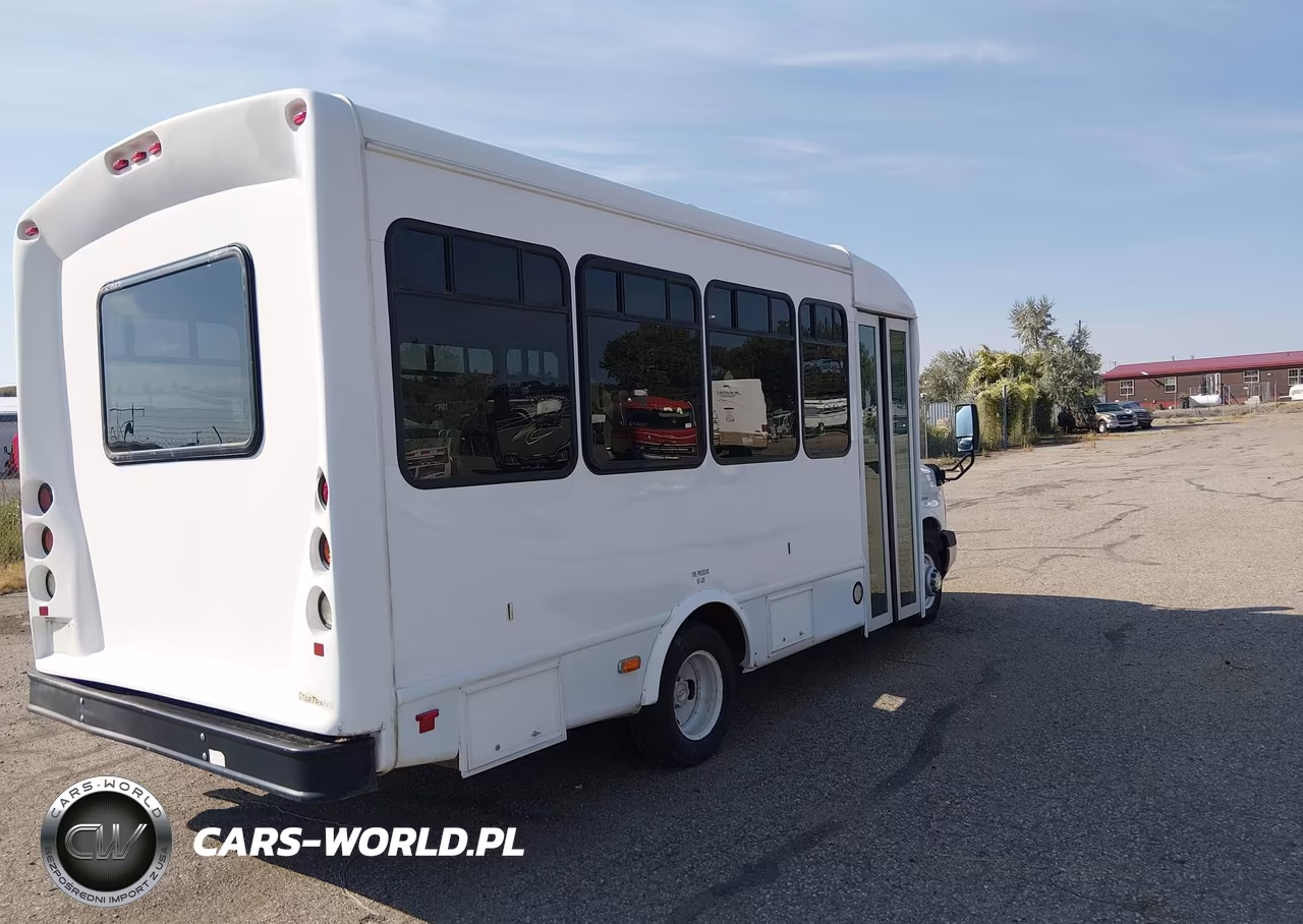 2015 Chevrolet Express Cutaway 3500 Diesel VIN:1GB3G2BL6F1159656 - 4