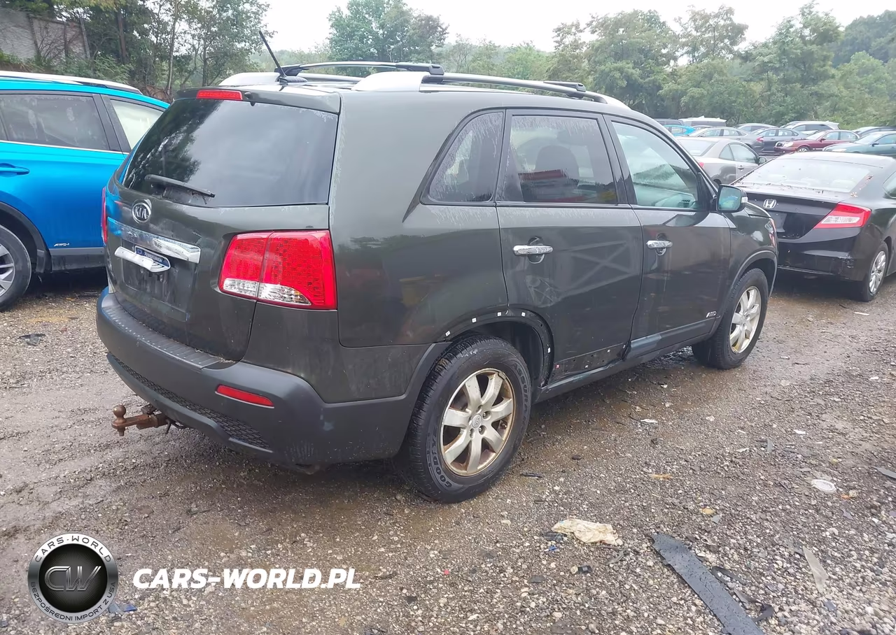 2012 Kia Sorento Lx V6 VIN:5XYKTDA22CG200061 - 4
