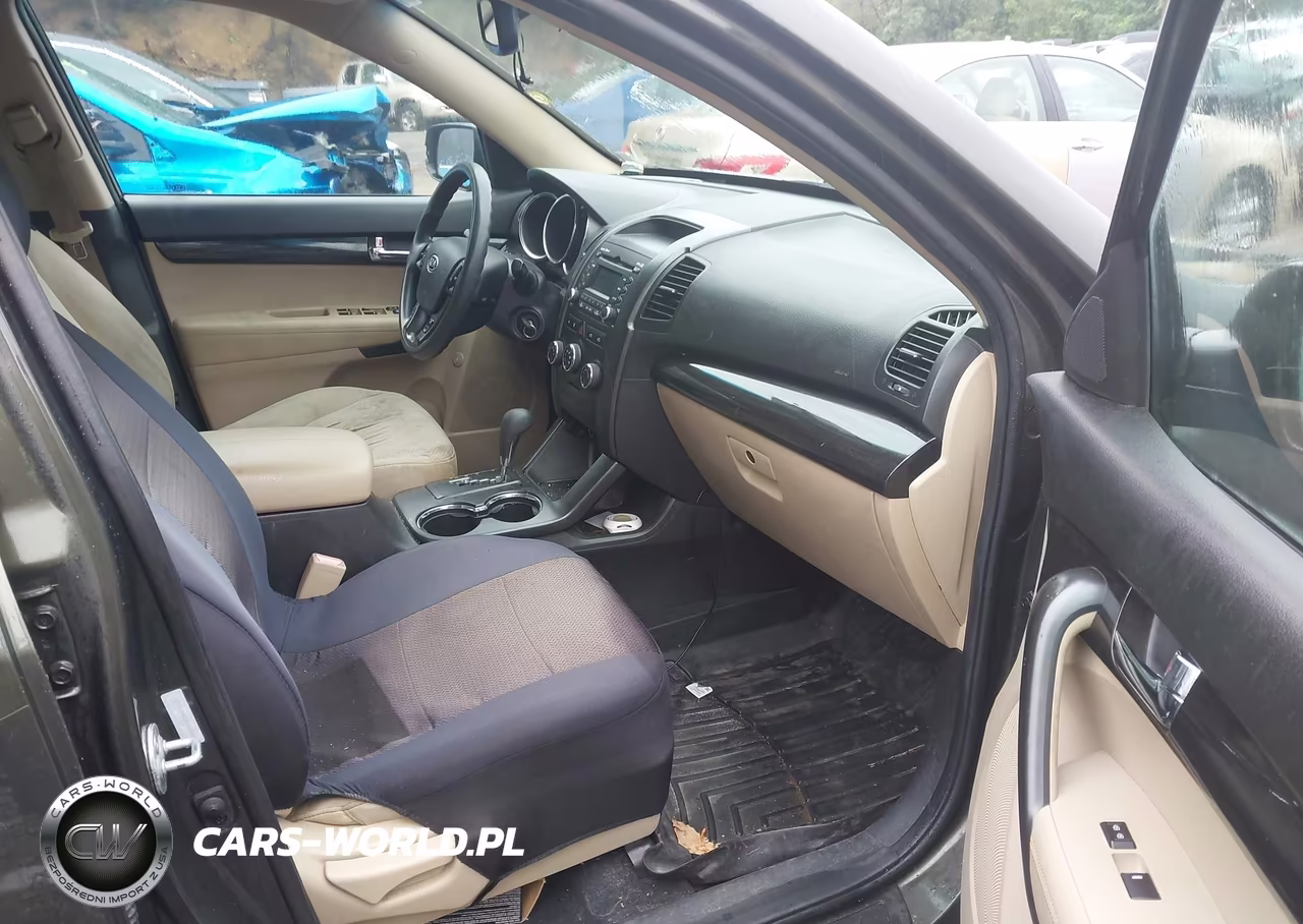 2012 Kia Sorento Lx V6 VIN:5XYKTDA22CG200061 - 5
