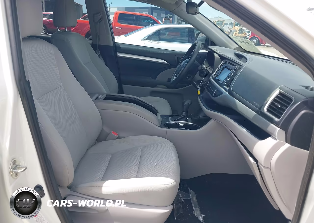 2019 Toyota Highlander Le VIN:5TDZZRFH9KS300117 - 5