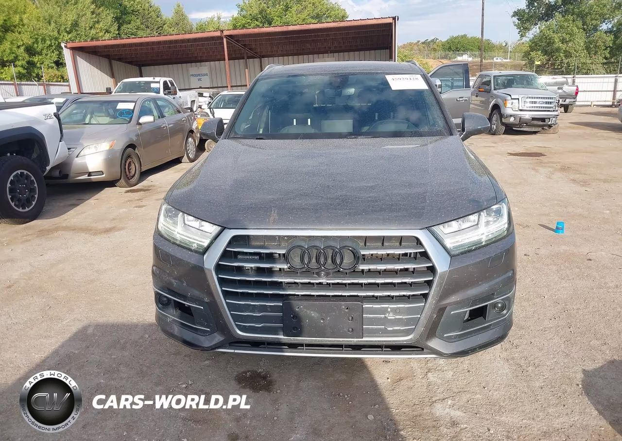 2018 Audi Q7 3.0T Premium VIN:WA1VAAF71JD045269 - 12