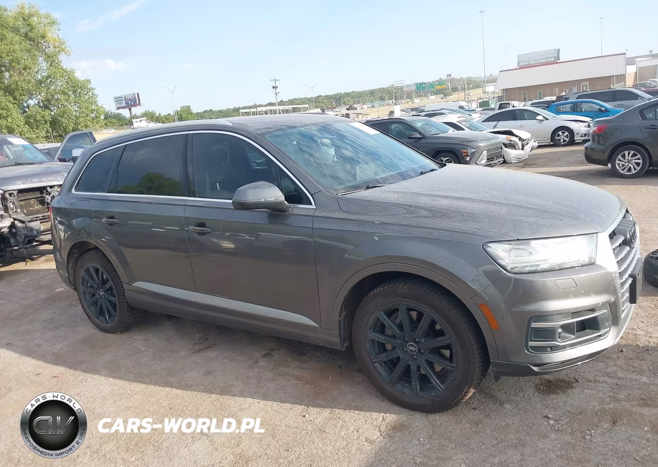 2018 Audi Q7 3.0T Premium VIN:WA1VAAF71JD045269 - 13