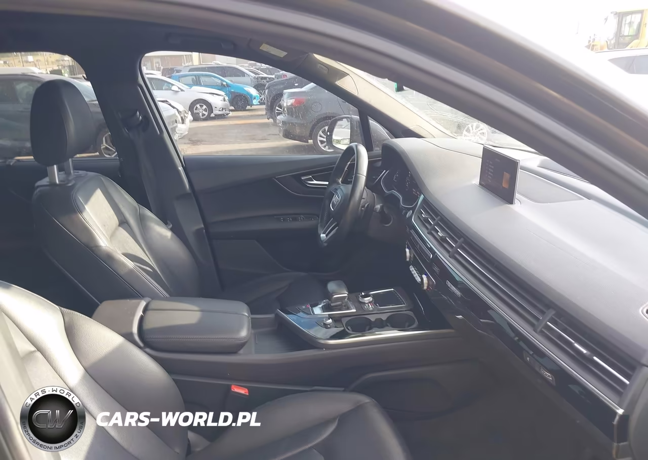 2018 Audi Q7 3.0T Premium VIN:WA1VAAF71JD045269 - 5