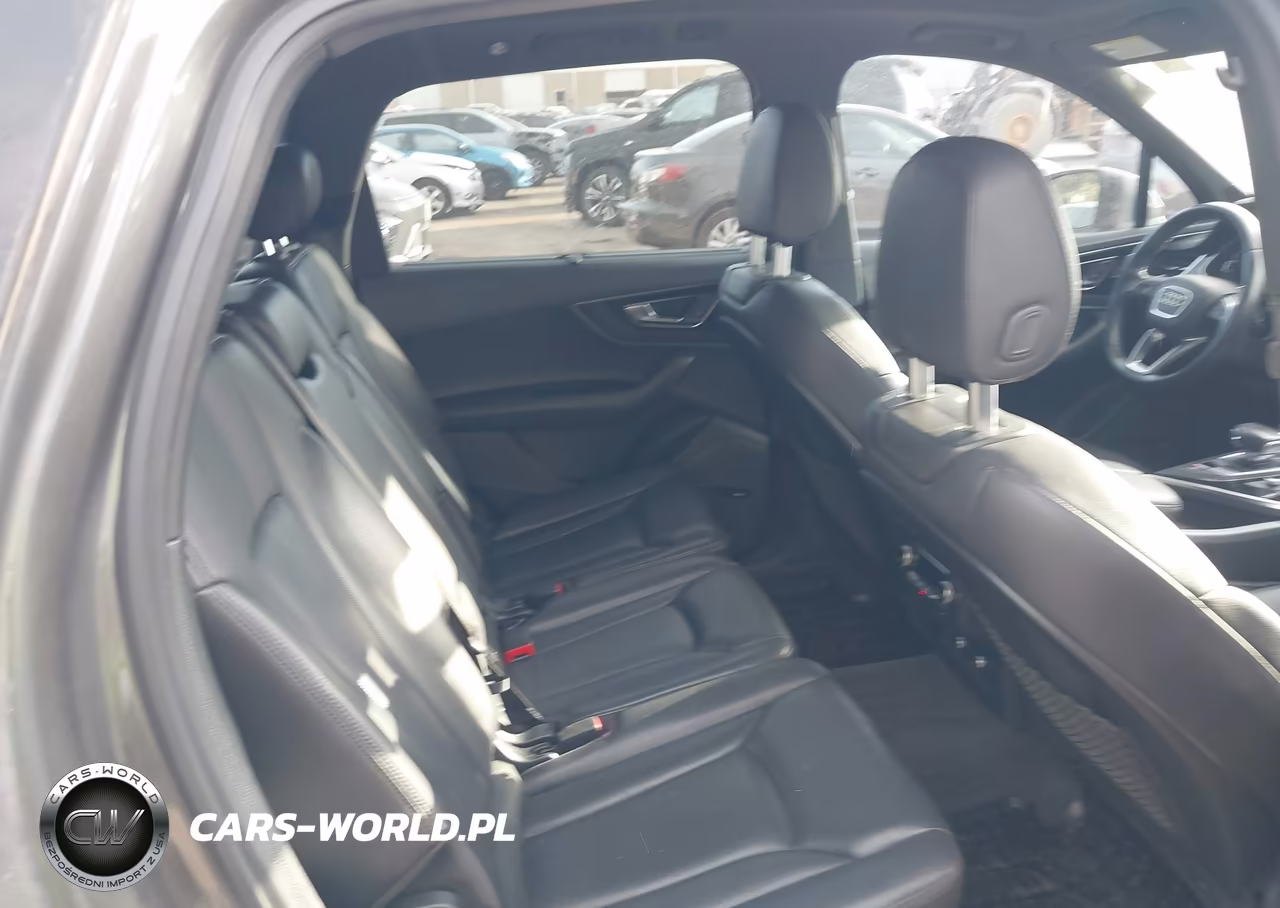 2018 Audi Q7 3.0T Premium VIN:WA1VAAF71JD045269 - 8