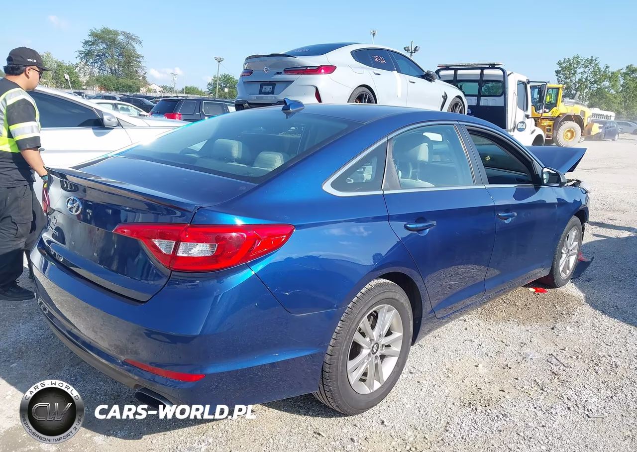 2017 Hyundai Sonata Se VIN:5NPE24AF5HH465219 - 4