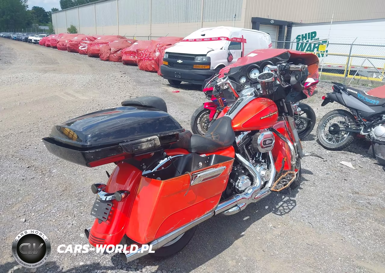 2012 Harley-Davidson Flhx Street Glide VIN:1HD1KBM13CB645603 - 4