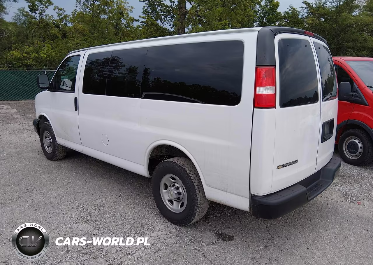 2023 Chevrolet Express Passenger Rwd 2500 Regular Wheelbase Ls VIN:1GAWGEFP7P1106546 - 3