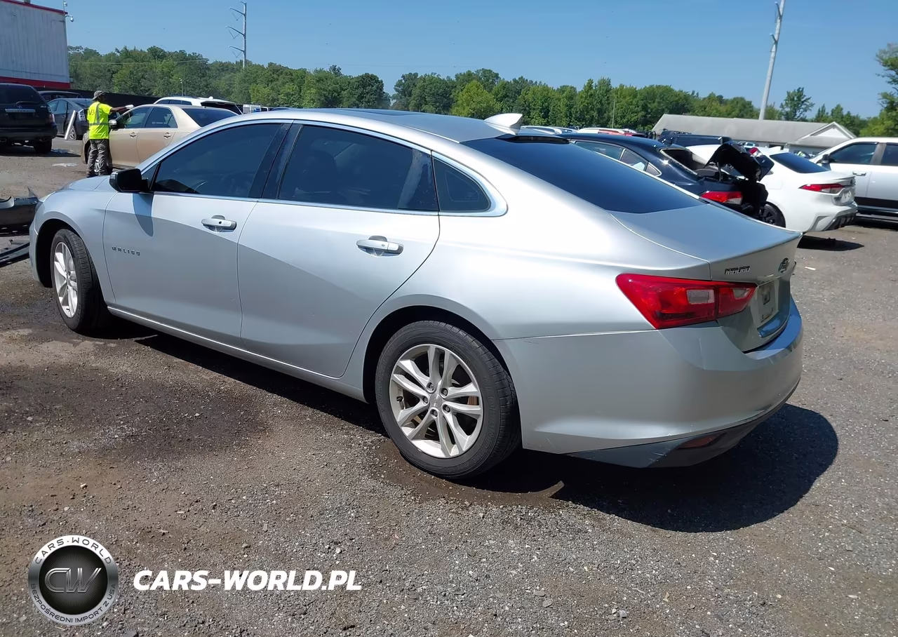 2018 Chevrolet Malibu Lt VIN:1G1ZD5ST4JF142066 - 3