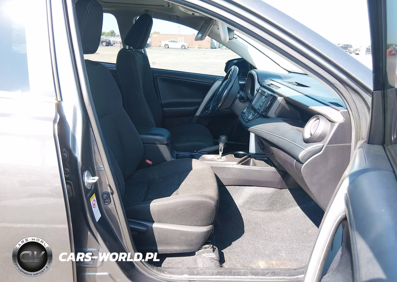 2018 Toyota Rav4 Xle VIN:2T3WFREV5JW490742 - 5