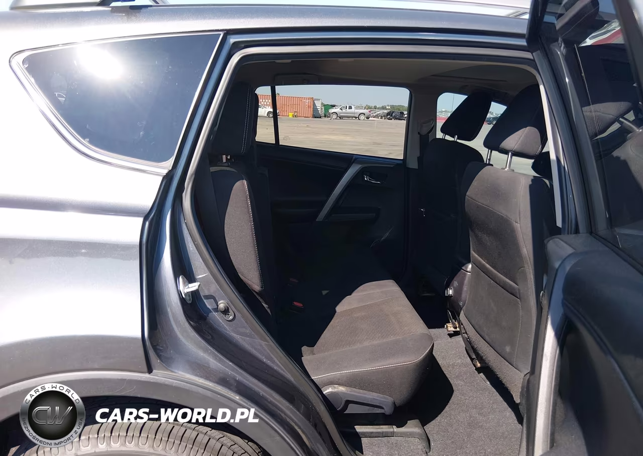 2018 Toyota Rav4 Xle VIN:2T3WFREV5JW490742 - 8