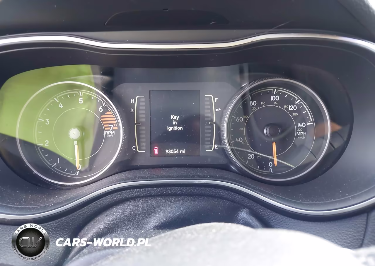 2019 Jeep Cherokee Latitude 4X4 VIN:1C4PJMCB9KD350805 - 7