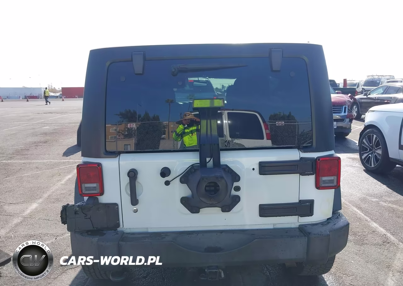 2016 Jeep Wrangler Unlimited Sport VIN:1C4HJWDG5GL113672 - 16