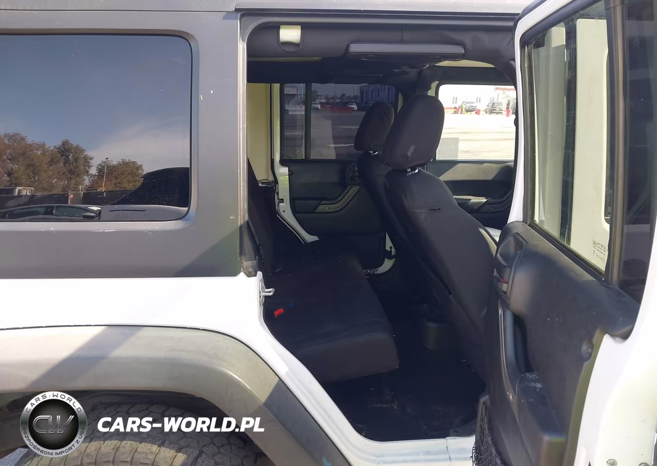 2016 Jeep Wrangler Unlimited Sport VIN:1C4HJWDG5GL113672 - 8