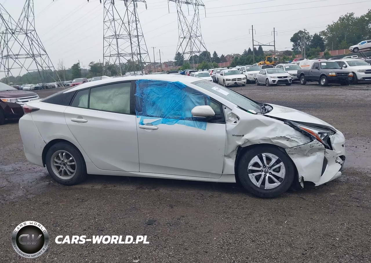2017 Toyota Prius Three VIN:JTDKARFUXH3044019 - 14
