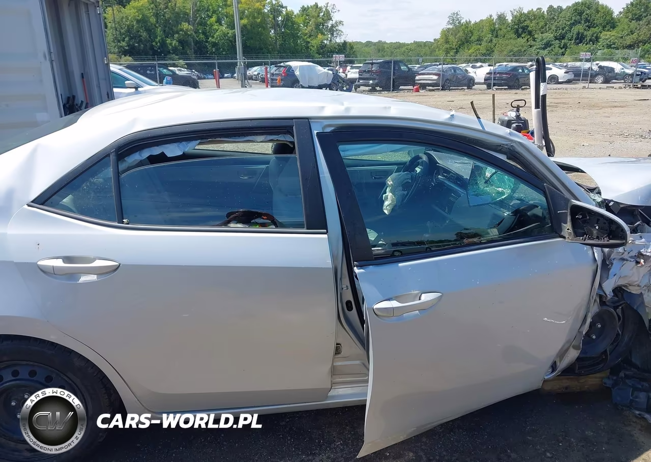 2015 Toyota Corolla Le VIN:2T1BURHE0FC324548 - 17