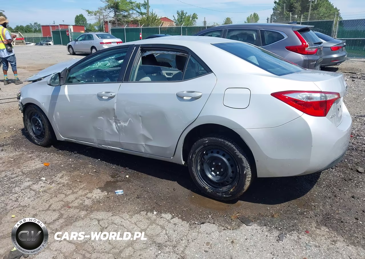 2015 Toyota Corolla Le VIN:2T1BURHE0FC324548 - 3