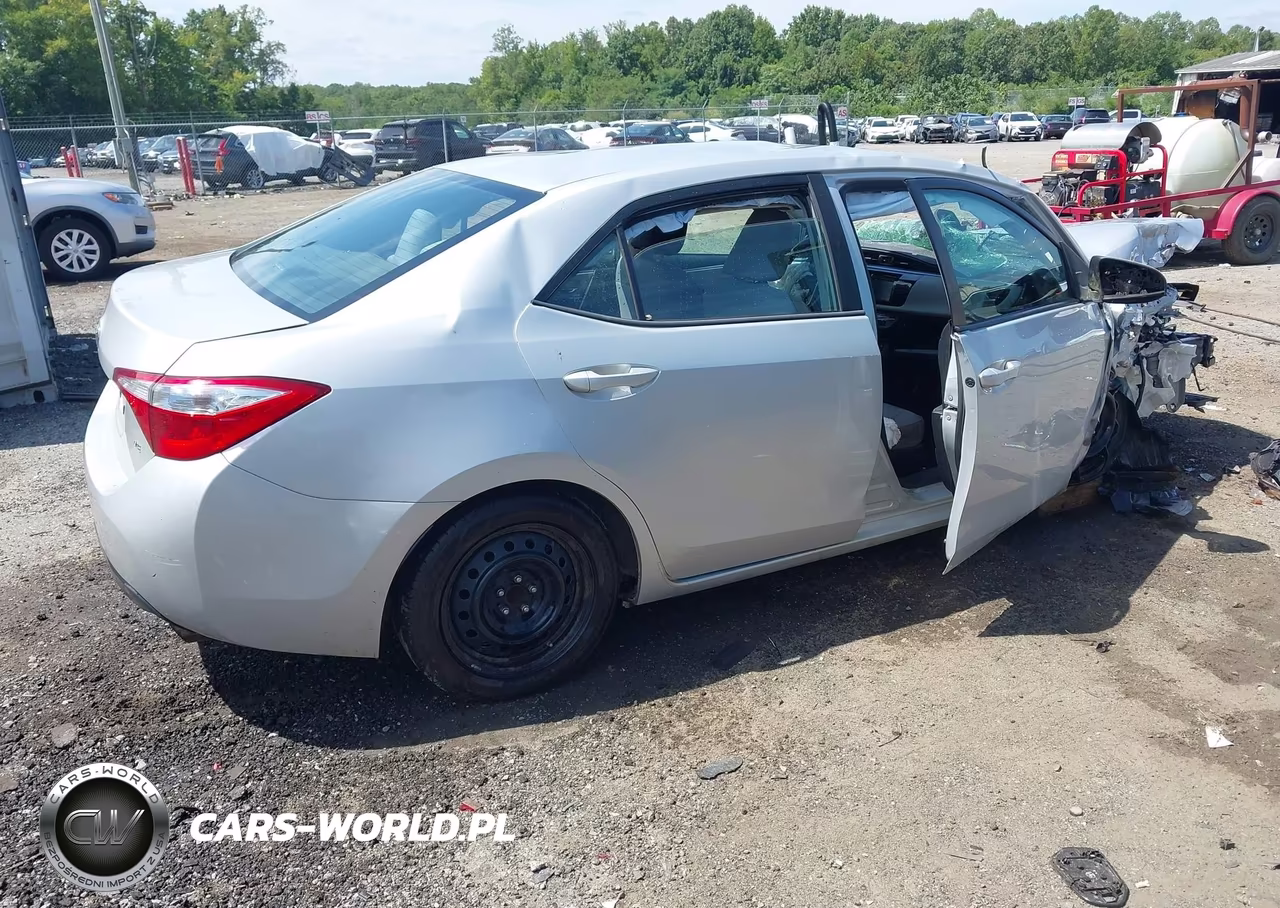 2015 Toyota Corolla Le VIN:2T1BURHE0FC324548 - 4