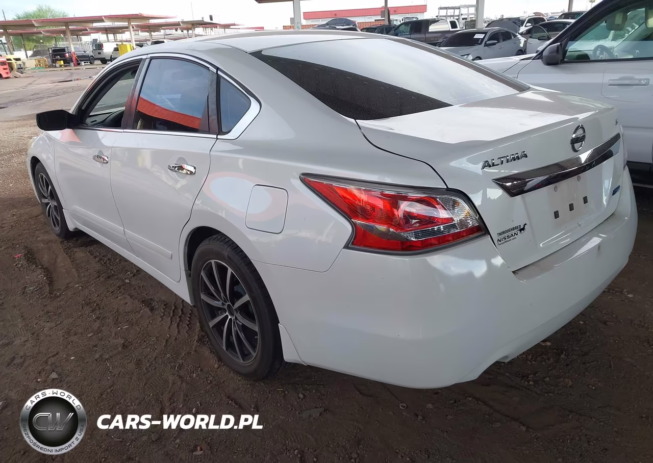 2014 Nissan Altima 2.5 S VIN:1N4AL3AP1EN355672 - 3