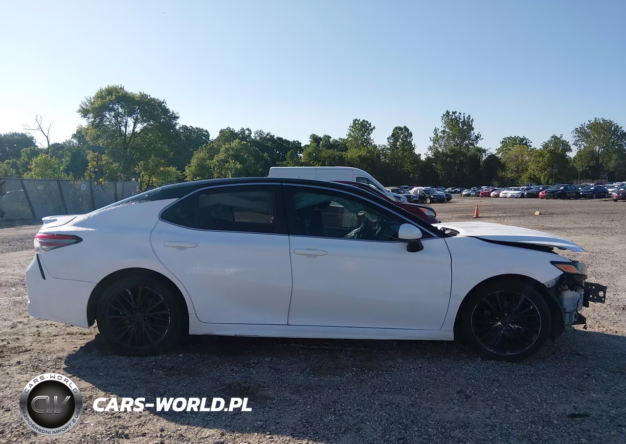 2018 Toyota Camry Se VIN:4T1B11HK4JU589027 - 14