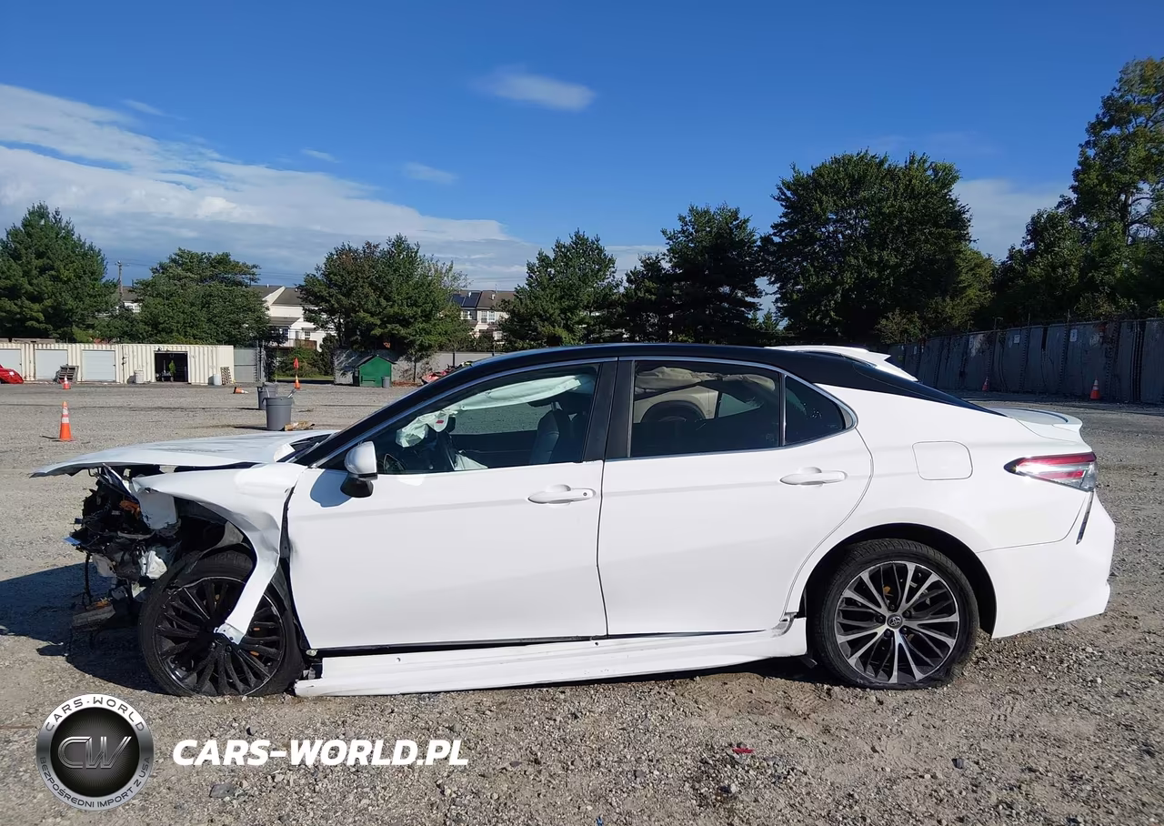 2018 Toyota Camry Se VIN:4T1B11HK4JU589027 - 15