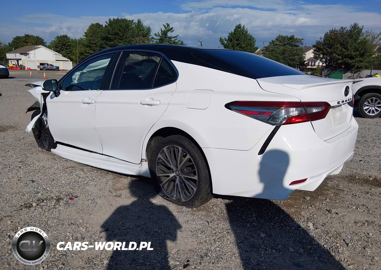 2018 Toyota Camry Se VIN:4T1B11HK4JU589027 - 3