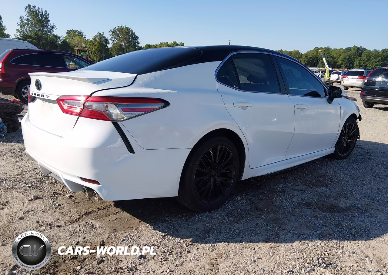 2018 Toyota Camry Se VIN:4T1B11HK4JU589027 - 4
