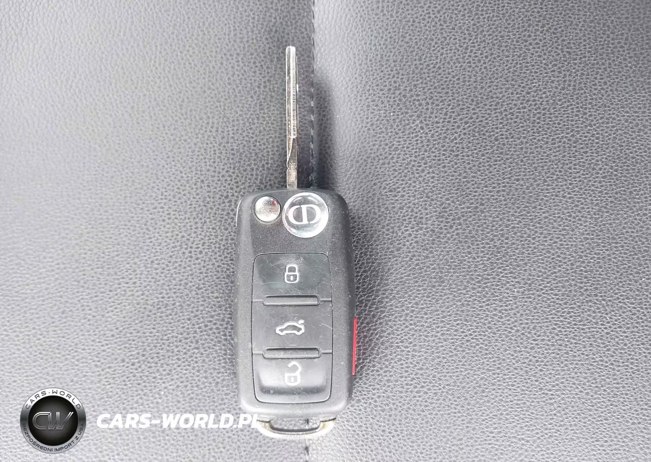 2013 Volkswagen Beetle 2.5L VIN:3VWJP7AT3DM680316 - 11