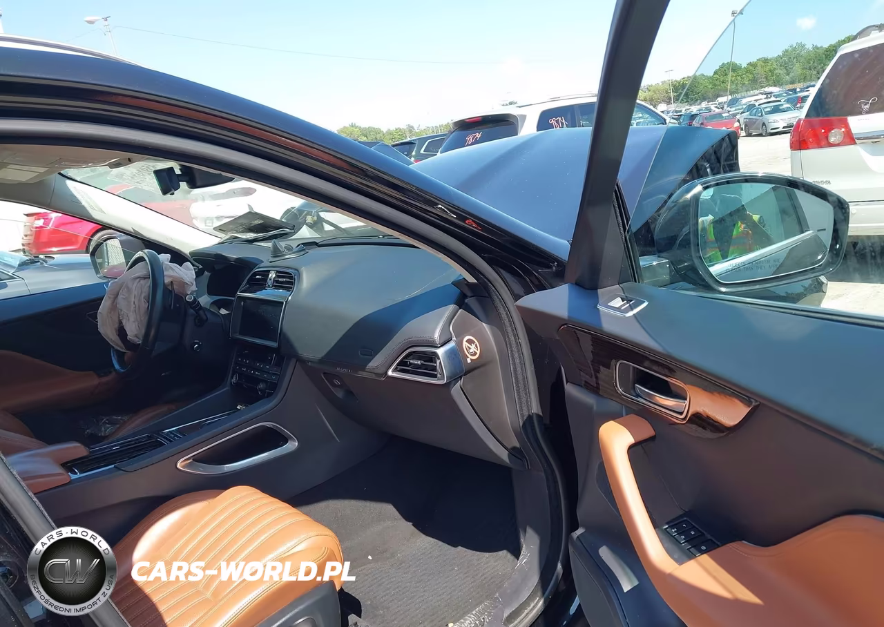 2019 Jaguar F-Pace 30T Portfolio VIN:SADCN2GX4KA351959 - 5