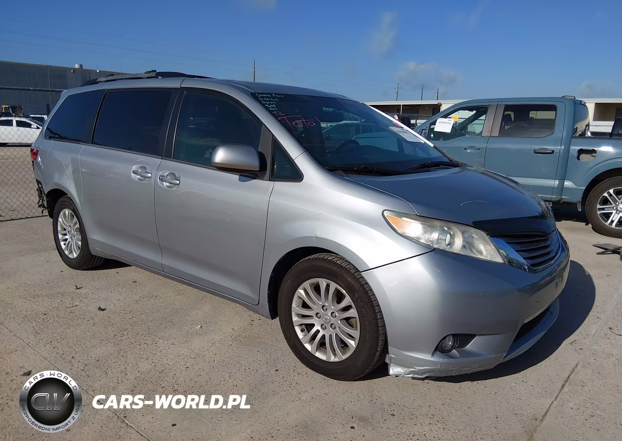 2017 Toyota Sienna Xle 8 Passenger – zdjęcie 1 z 17