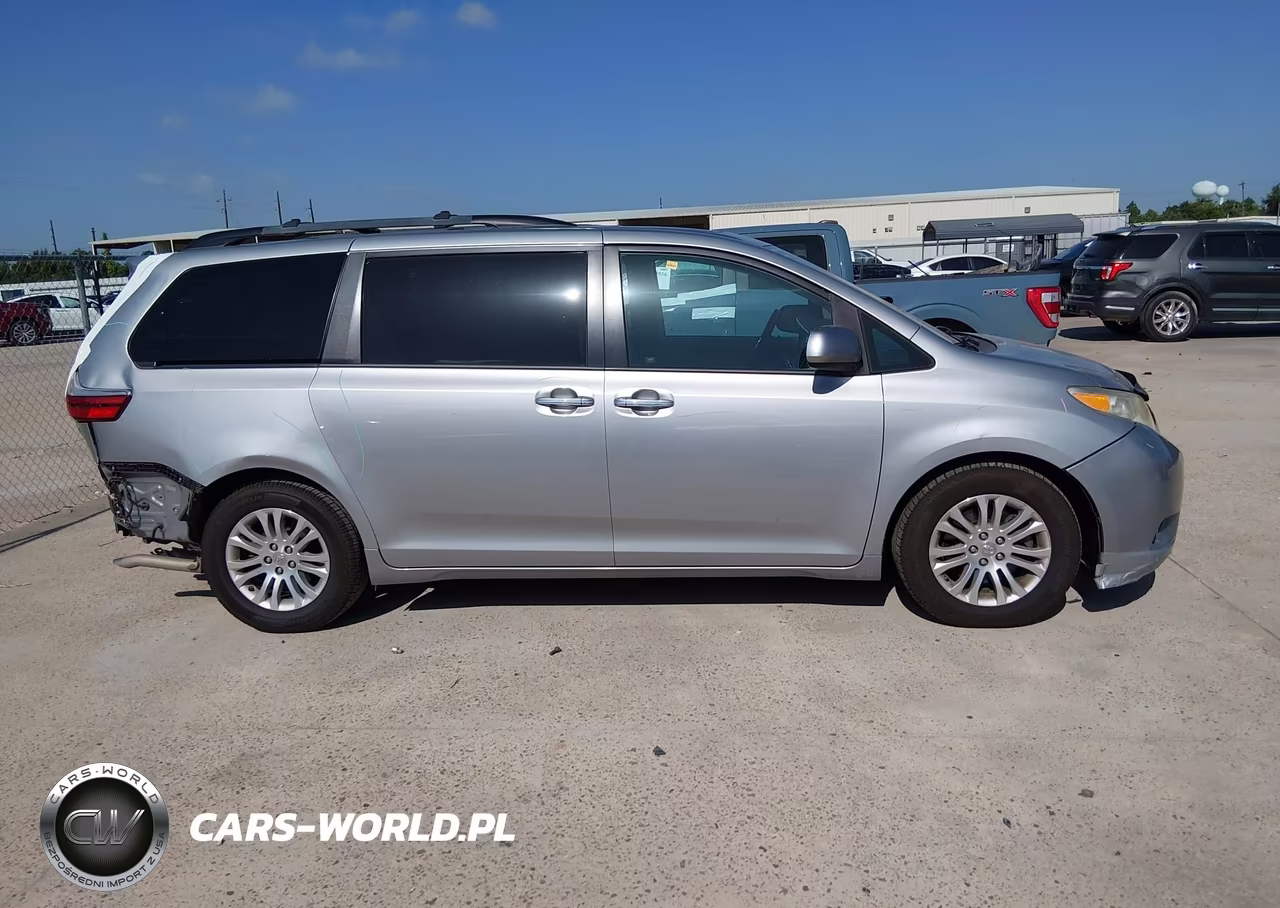 2017 Toyota Sienna Xle 8 Passenger VIN:5TDYZ3DC2HS884806 - 14