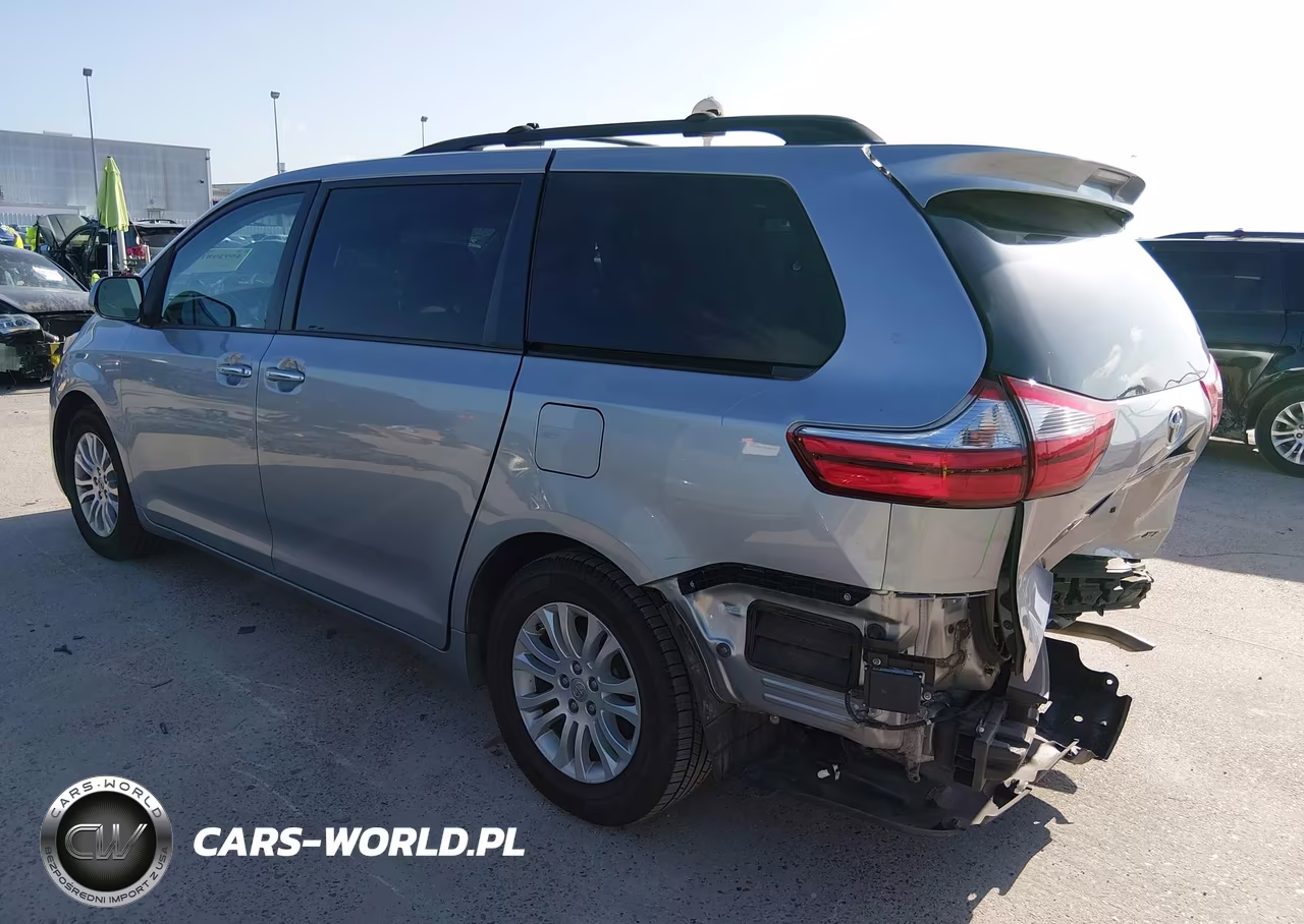 2017 Toyota Sienna Xle 8 Passenger VIN:5TDYZ3DC2HS884806 - 3