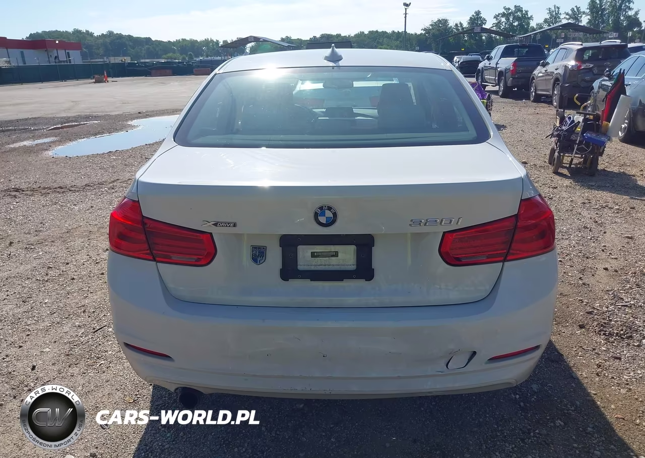2018 BMW 320I xDrive VIN:WBA8A3C52JA499692 - 16