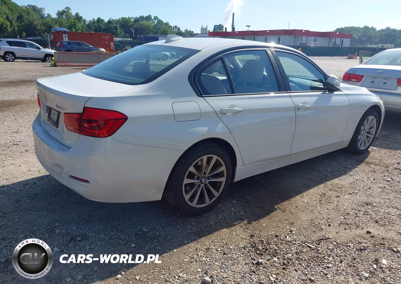 2018 BMW 320I xDrive VIN:WBA8A3C52JA499692 - 4