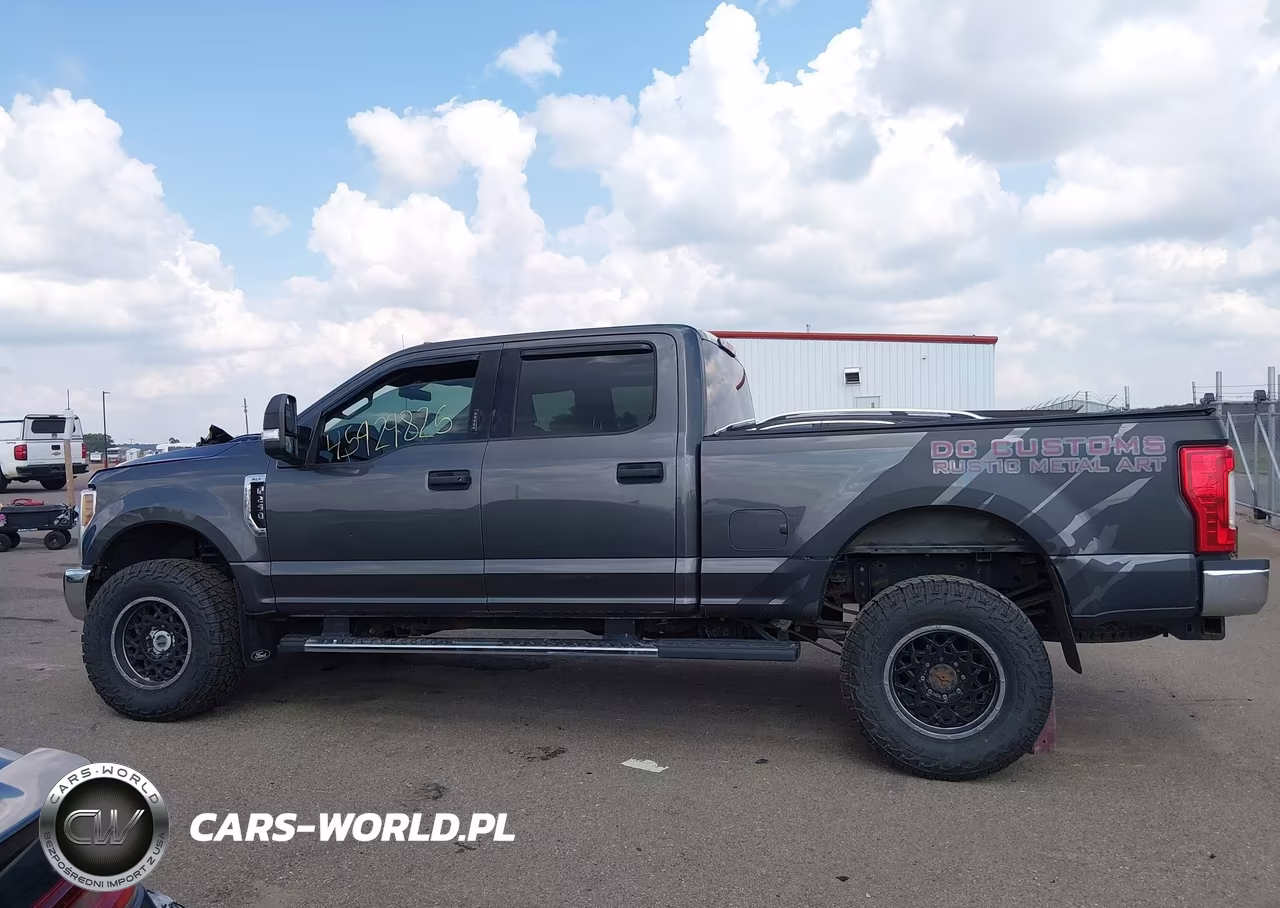 2018 Ford F-250 Xlt VIN:1FT7W2B66JEB10615 - 14