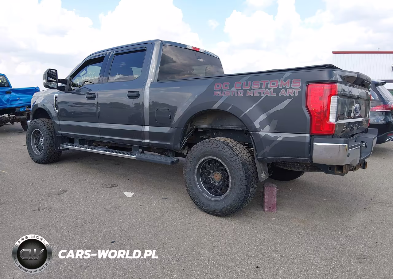 2018 Ford F-250 Xlt VIN:1FT7W2B66JEB10615 - 3