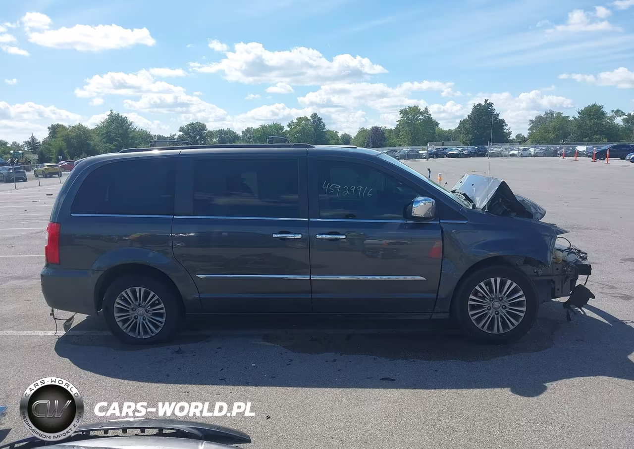 2016 Chrysler Town & Country Touring-L Anniversary Edition VIN:2C4RC1CG1GR128292 - 14