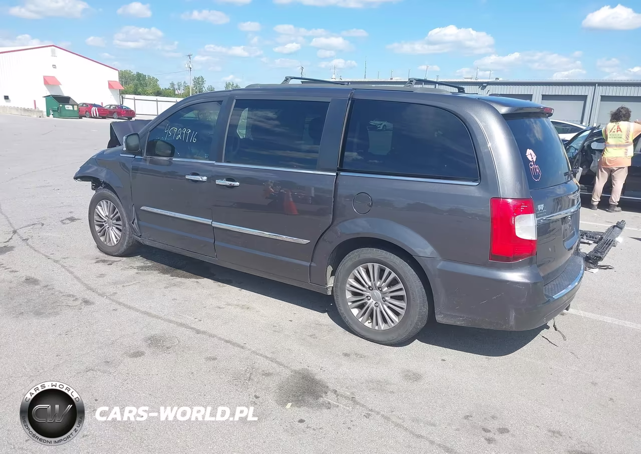 2016 Chrysler Town & Country Touring-L Anniversary Edition VIN:2C4RC1CG1GR128292 - 3