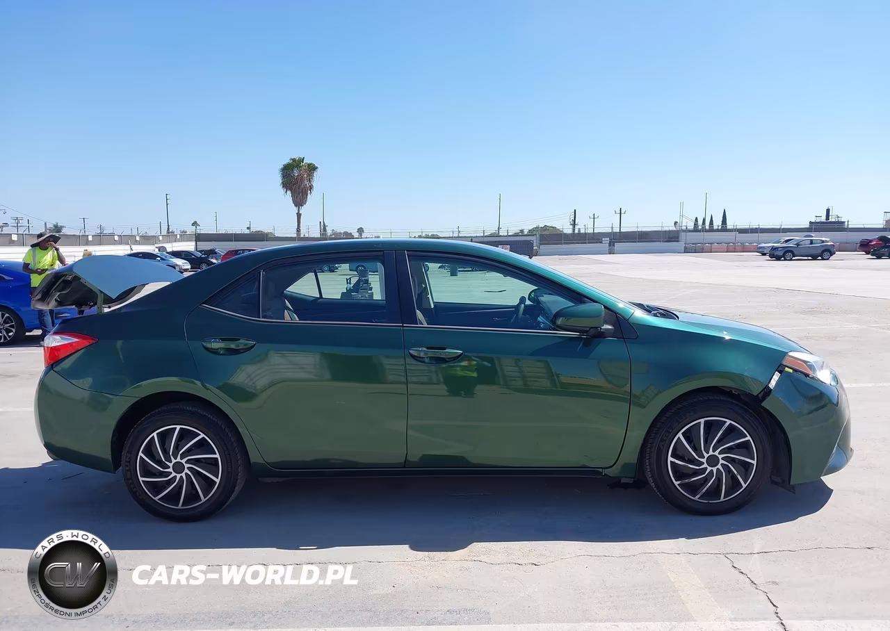 2016 Toyota Corolla Le VIN:5YFBURHE9GP472943 - 13