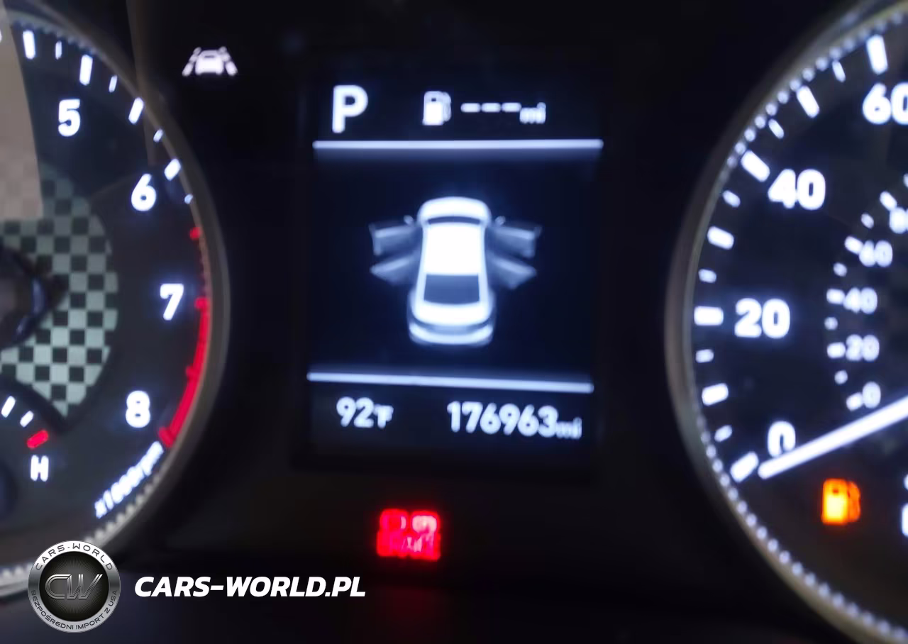 2020 Hyundai Elantra Sel VIN:5NPD84LF8LH551592 - 16