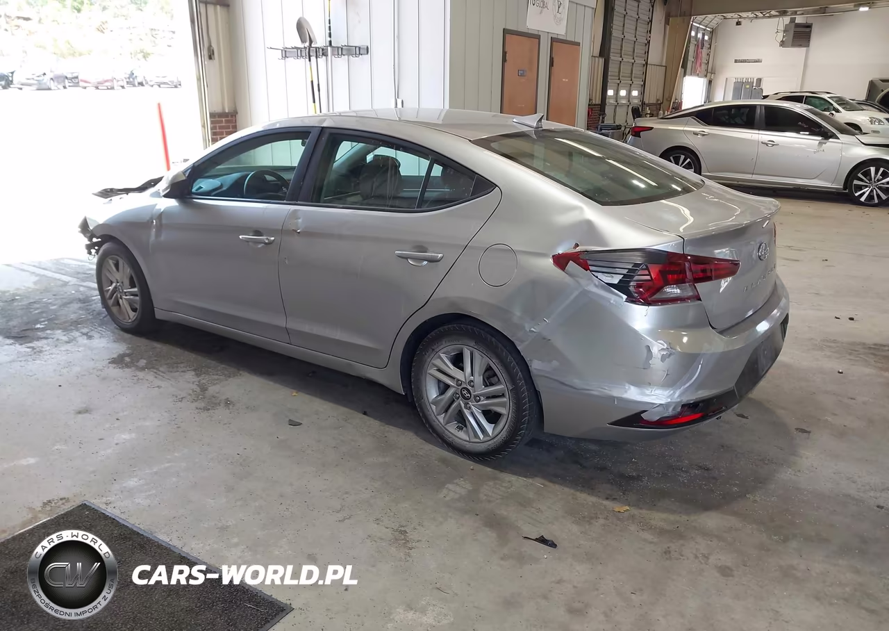 2020 Hyundai Elantra Sel VIN:5NPD84LF8LH551592 - 3