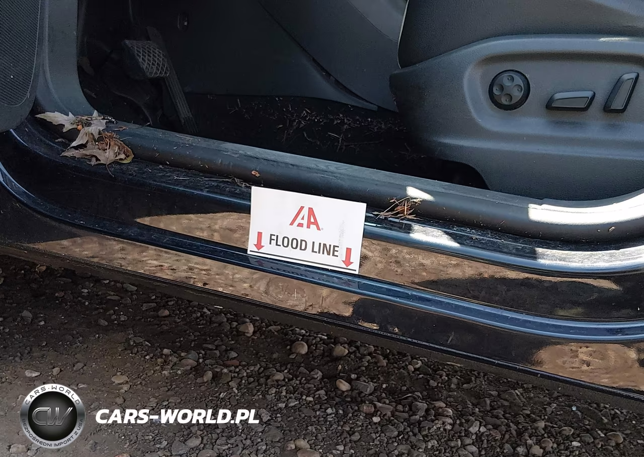 2017 Volkswagen Tiguan 2.0T Wolfsburg Edition VIN:WVGSV7AX7HK015296 - 6