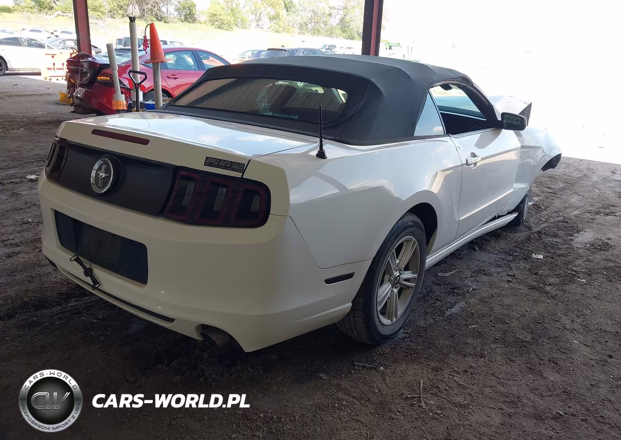 2013 Ford Mustang V6 VIN:1ZVBP8EMXD5221979 - 4