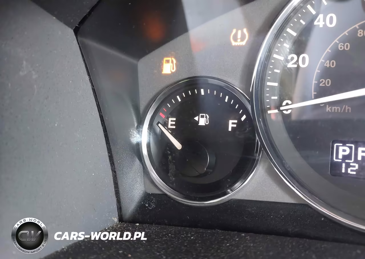 2008 Jeep Commander Overland VIN:1J8HH68218C111566 - 12