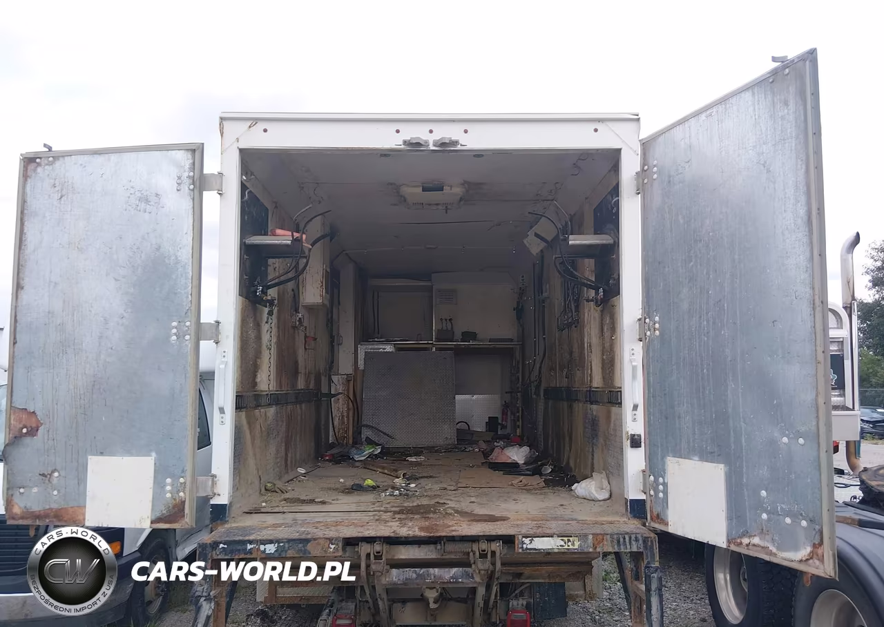 2017 Freightliner M2 106 VIN:1FVACWFA5HHJE9791 - 7