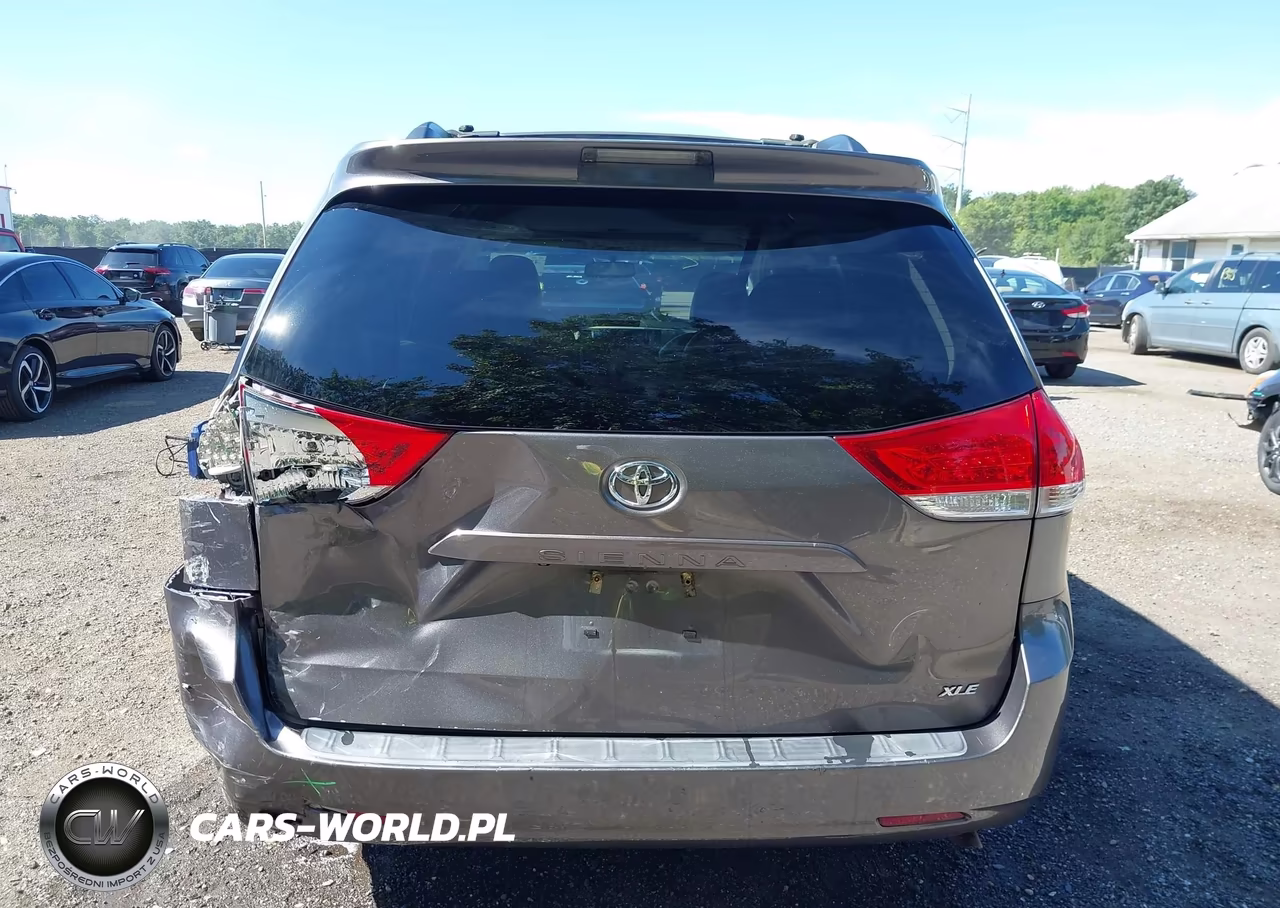 2013 Toyota Sienna Xle V6 8 Passenger VIN:5TDYK3DC5DS308092 - 16