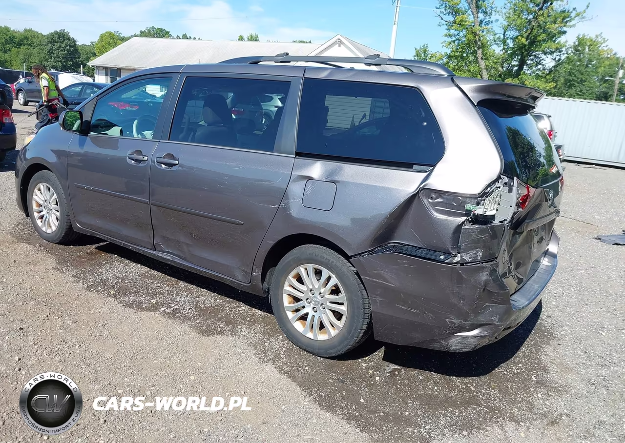 2013 Toyota Sienna Xle V6 8 Passenger VIN:5TDYK3DC5DS308092 - 3