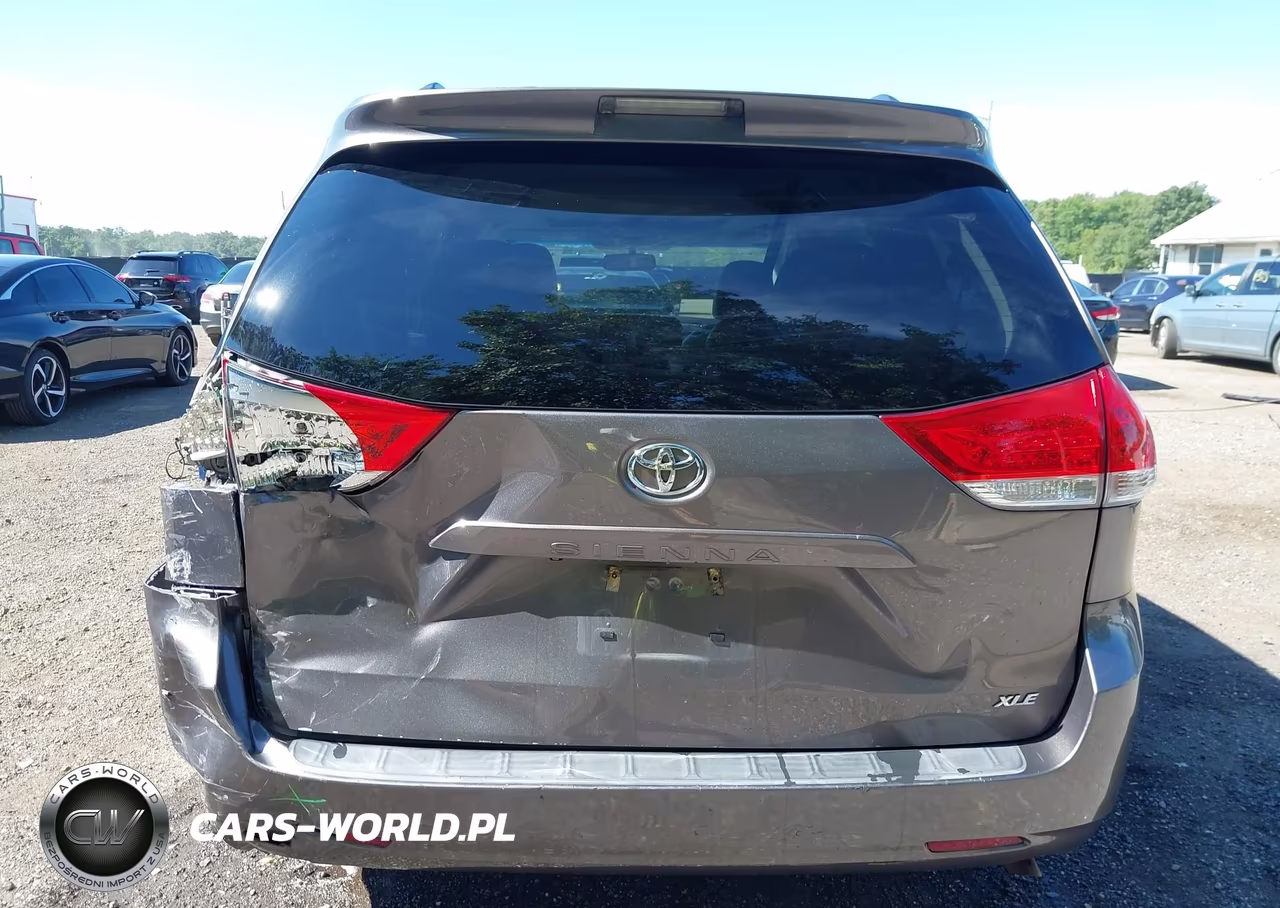 2013 Toyota Sienna Xle V6 8 Passenger VIN:5TDYK3DC5DS308092 - 6
