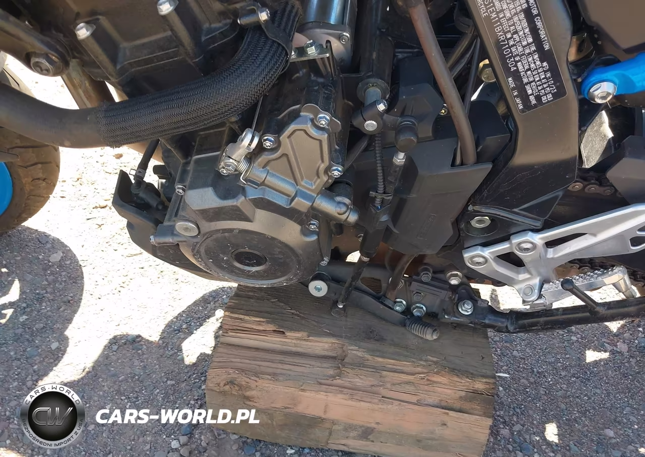 2024 Suzuki Gsx800 R VIN:JS1EM11BXR7101304 - 9
